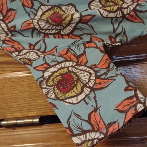 LuLaRoe Irma Size Small - Picture 3 of 5
